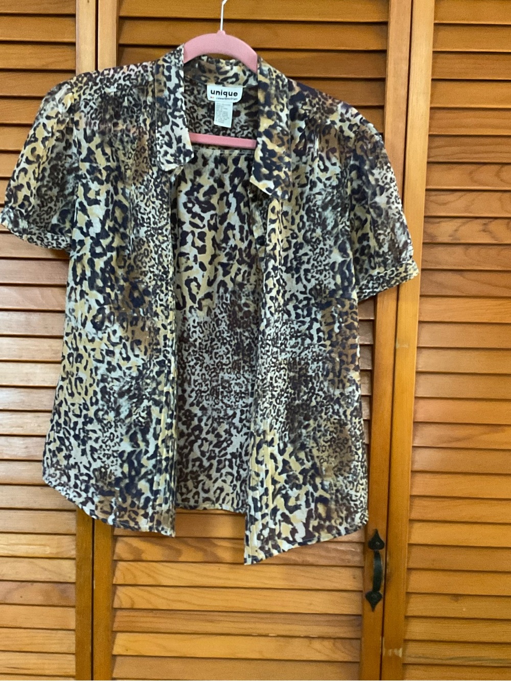Unique Spectrum Short Sleeve Leopard Print Shirt in Brown and Black
